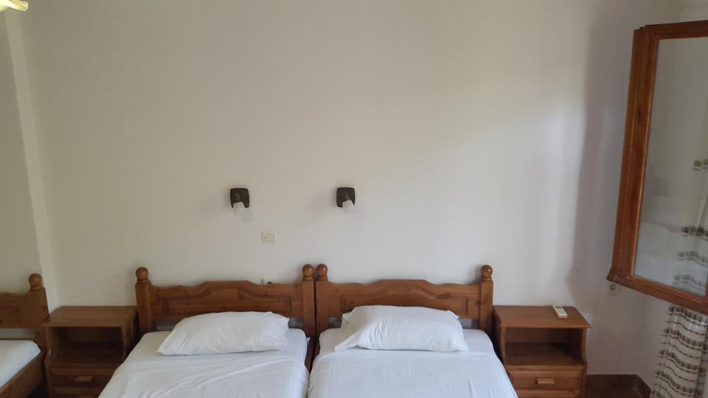 Stelios Rooms Palaiochora Exterior foto
