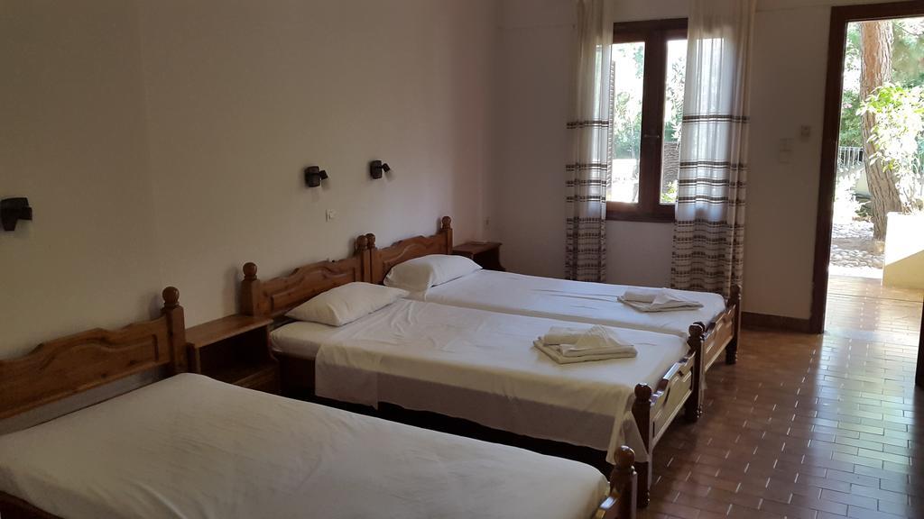 Stelios Rooms Palaiochora Exterior foto