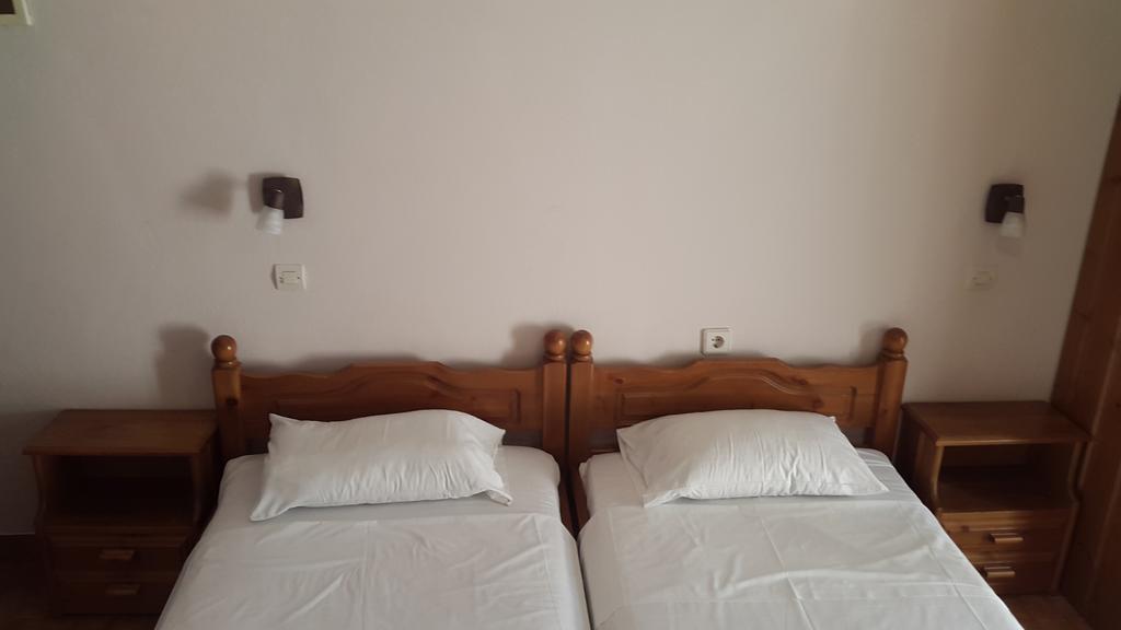 Stelios Rooms Palaiochora Exterior foto