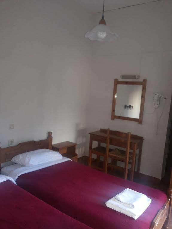 Stelios Rooms Palaiochora Exterior foto