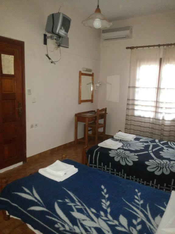 Stelios Rooms Palaiochora Exterior foto